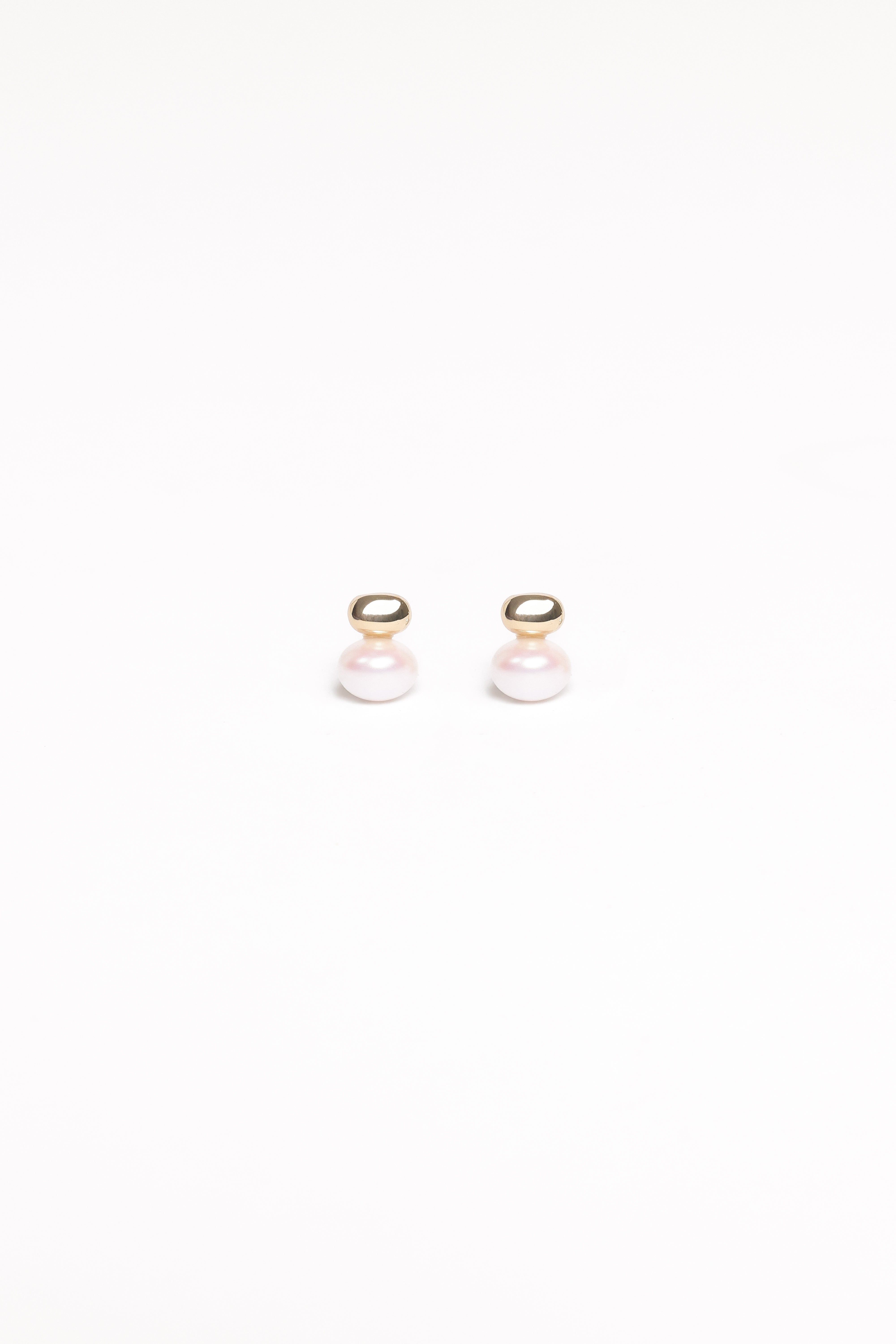 Karlie Earrings - Pearl