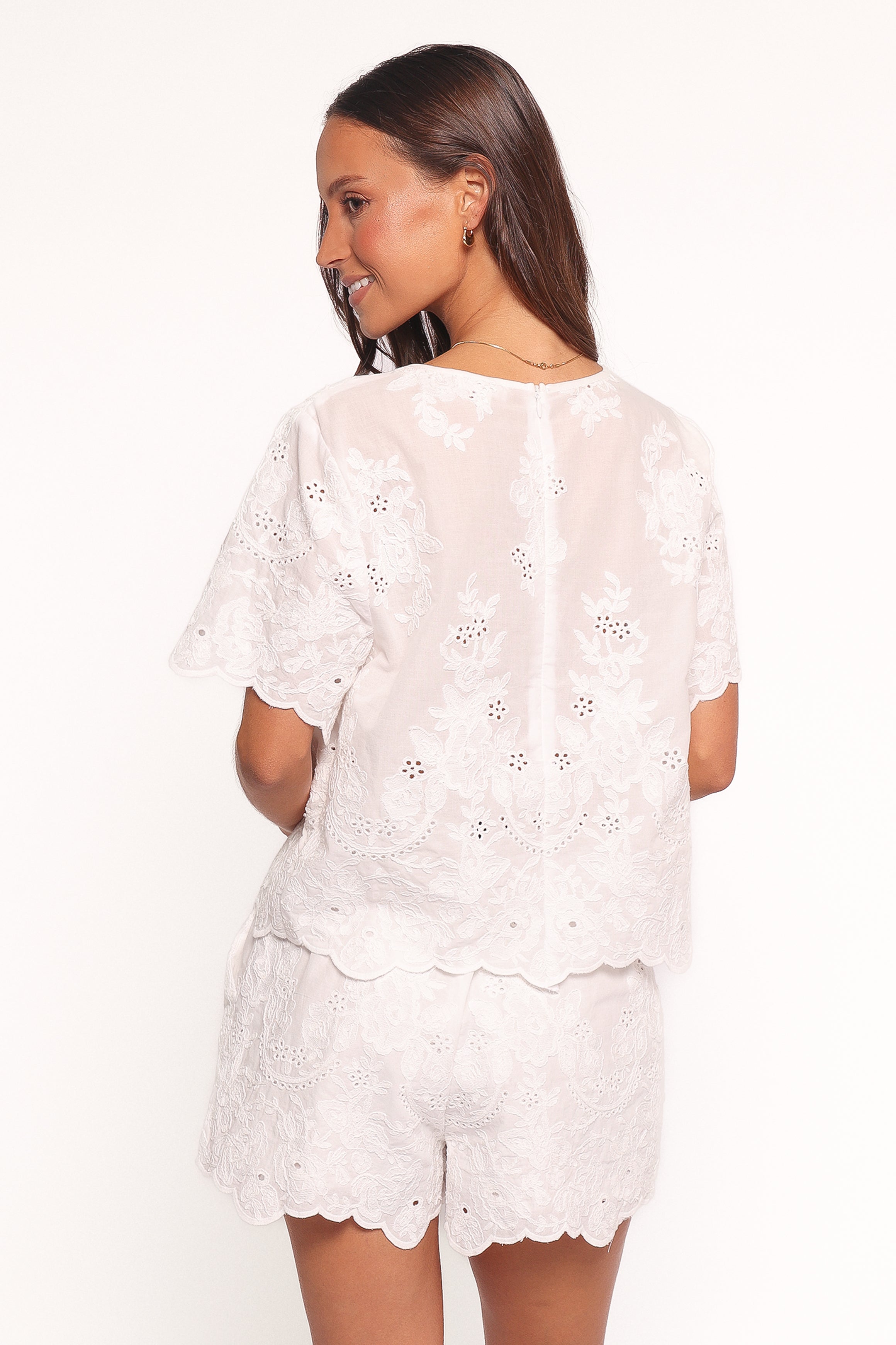 Tanis Embroidered Shorts - White